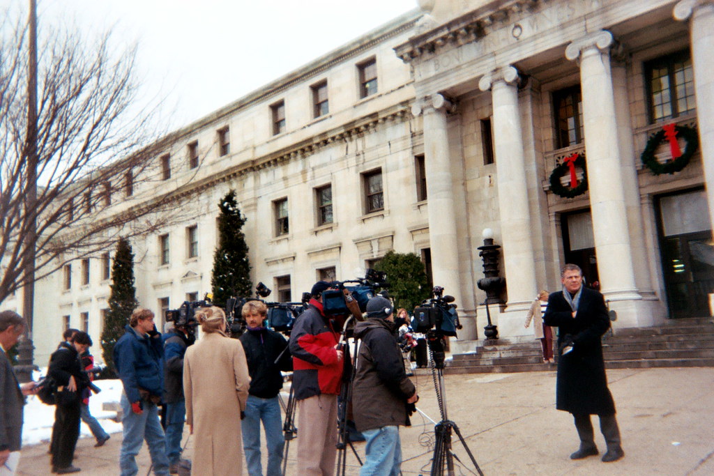 Press Media Pa Courthouse, Dec 2003 as lawyer announces … Flickr