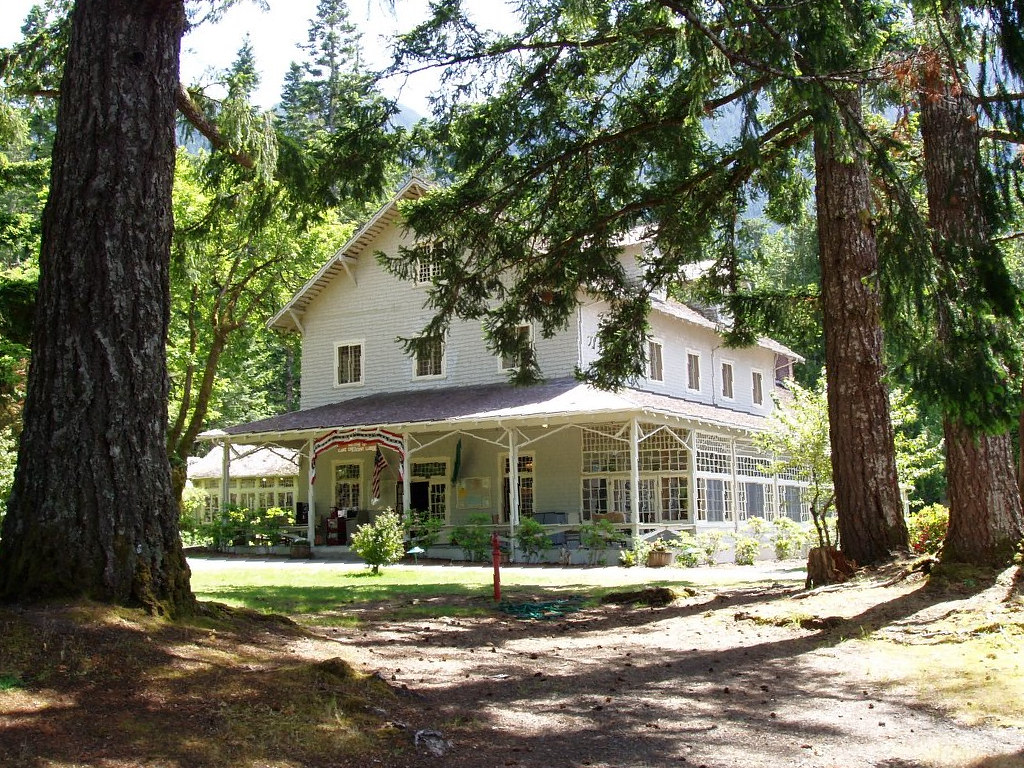 Lake Crescent Lodge, WA The beautiful Lake Crescent Lodge … Flickr