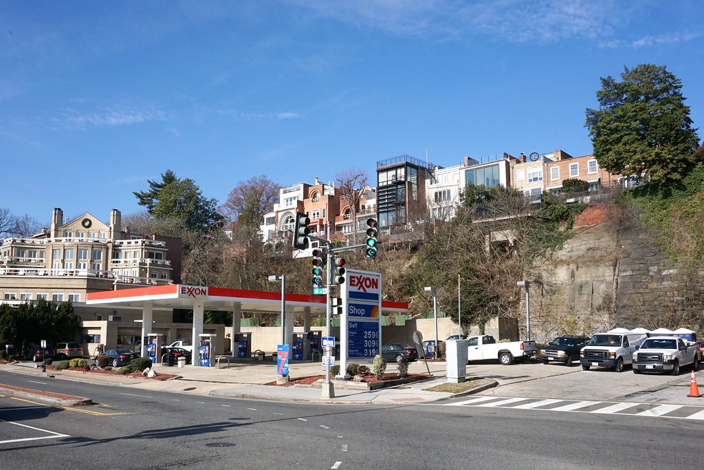 Exxon on the Edge The Exxon. 3607 M St NW, Wash… Flickr