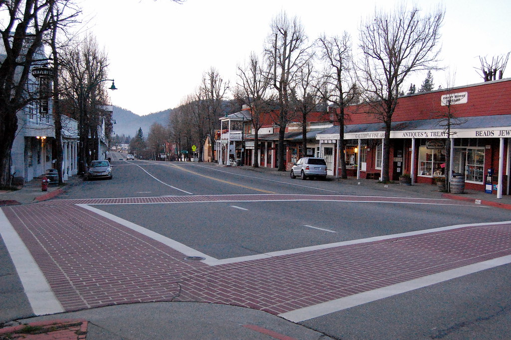 DSC_0271 Dawn's look down Main Street, Weaverville, CA USA… jeffnml