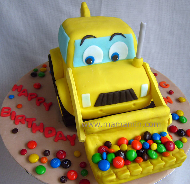 Digger Dan Digger cake for a 3yearold. When shaping the … Flickr