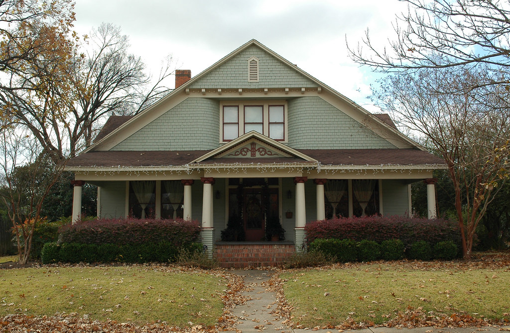 Waxahachie, Texas A nice home on W Marvin in Waxahachie, T… stevesheriw Flickr