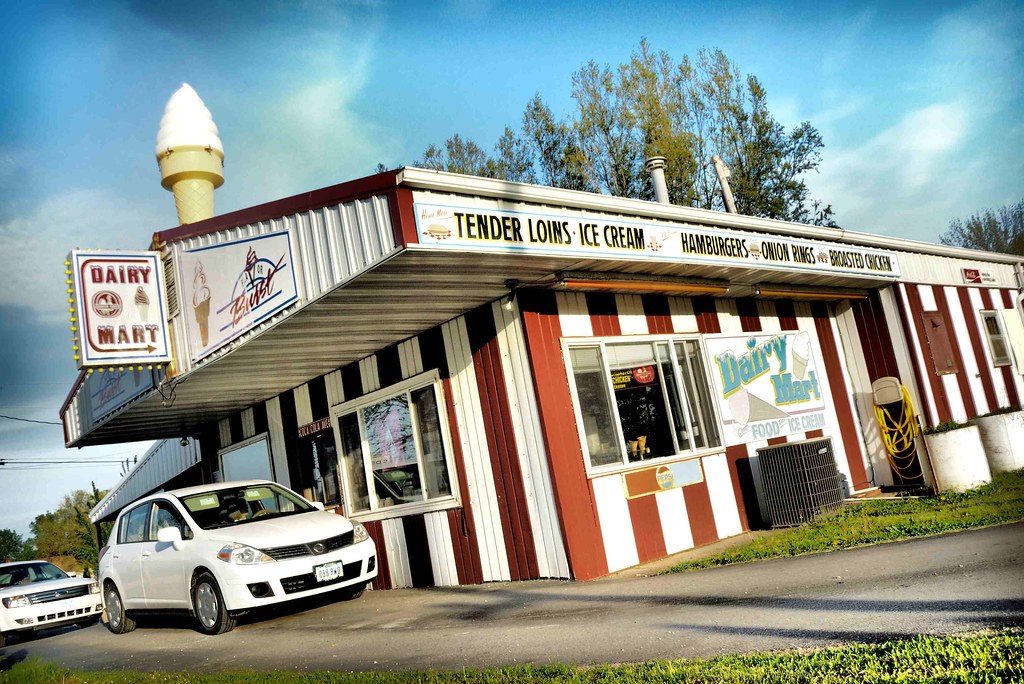 Dairy Mart on Hwy 30 On the way back to central Iowa my si… Flickr