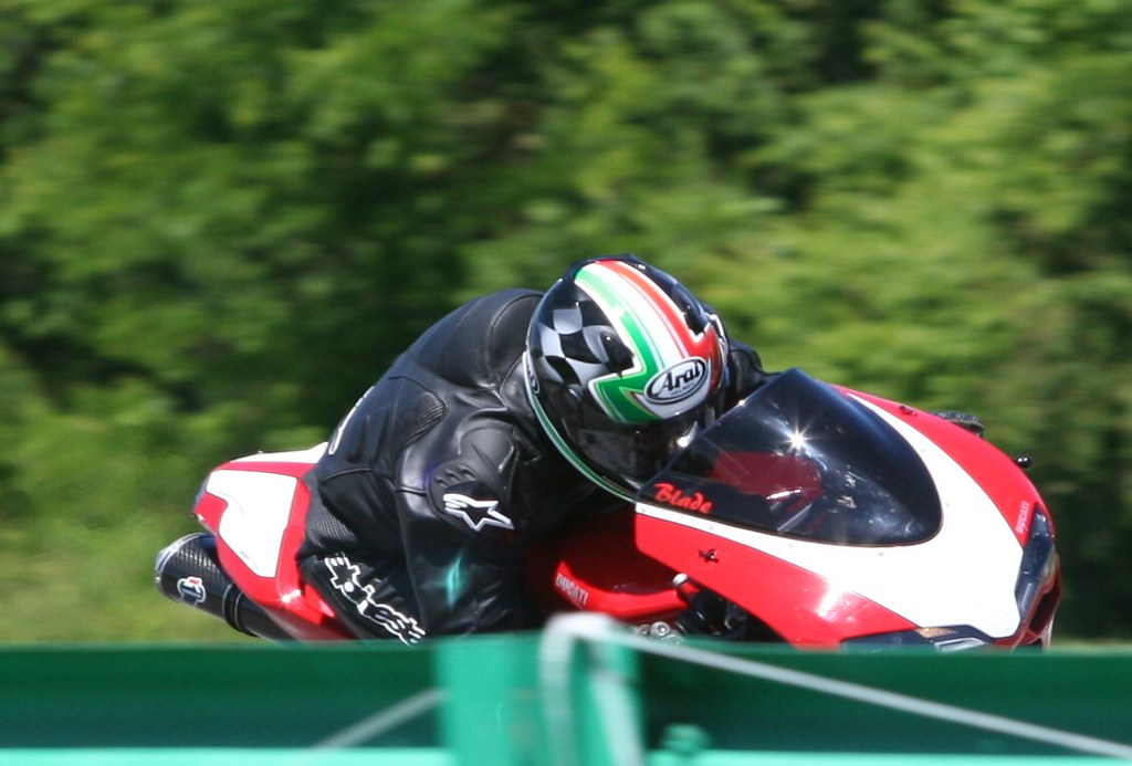 a buck eighty California Superbike School Virginia Interna… Flickr