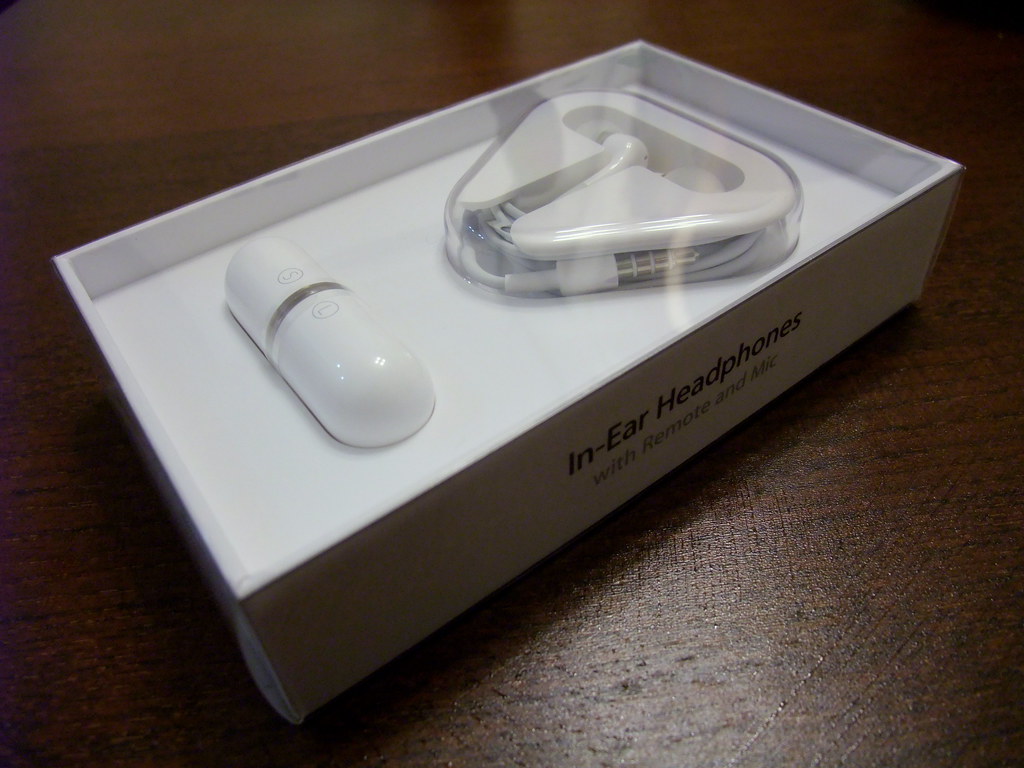 Apple InEar Headphones with Remote and Mic yoppy Flickr