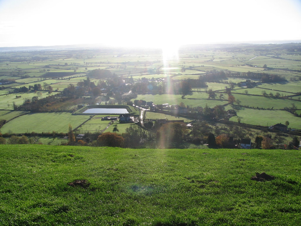 2006.11.19 16 [Glastonbury Tor summit] Edgarley & Kenn… Flickr