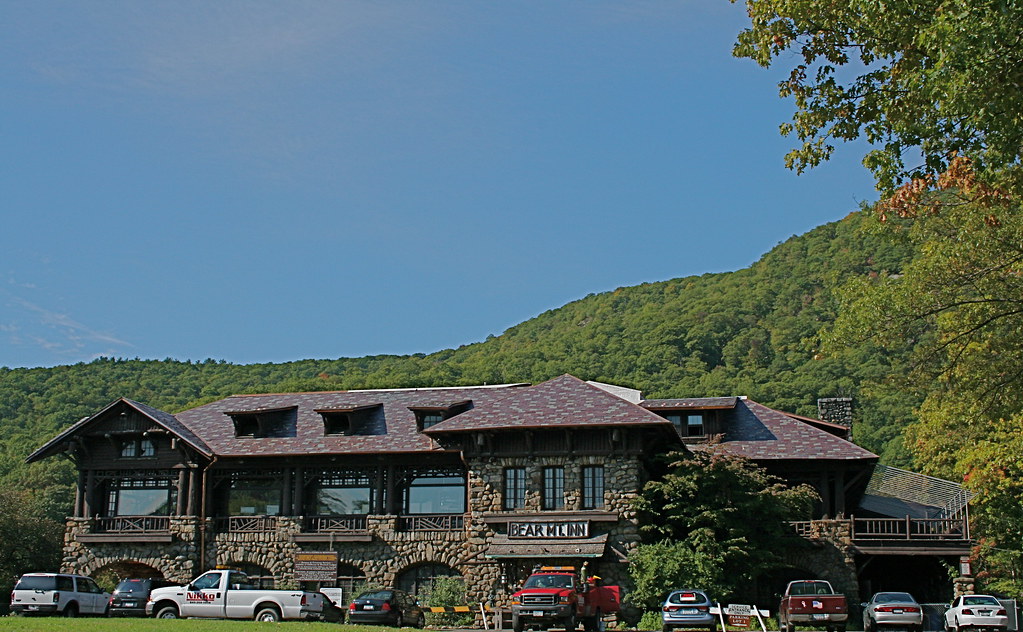 Bear Mountain Park, NY Bear Mountain Lodge Park, NY Curent… Flickr