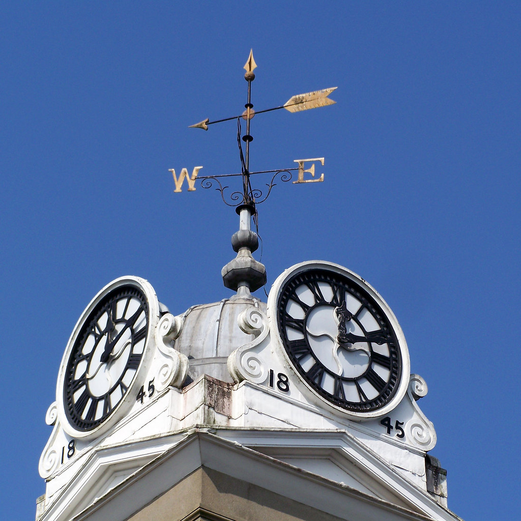 Clock Tower in Union Street,Ulverston Against a clear blue… Flickr