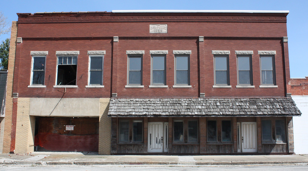 Illiopolis IL Business District (12 of 20) A view of the… Flickr