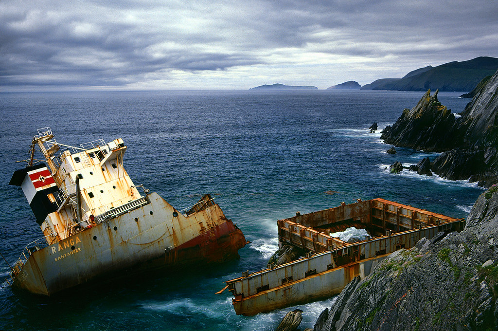 Shipwreck, Ireland Shipwreck, Coumeenoole, Kerry, Ireland,… Flickr