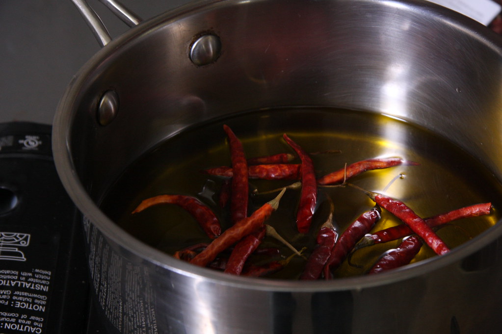 De Arbol Chilies in Oil Making homemade chile oil using dr… Flickr