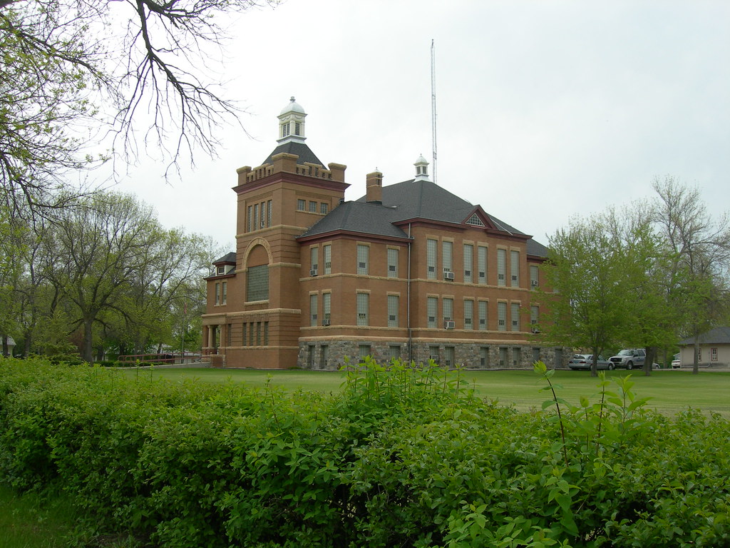 Benson County Courthouse Minnewaukan, North Dakota Like ma… Flickr