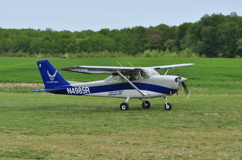 DOVER AFB AERO CLUB CSC_1866 N4985R 1967 CESSNA 172H, UNIT… Flickr