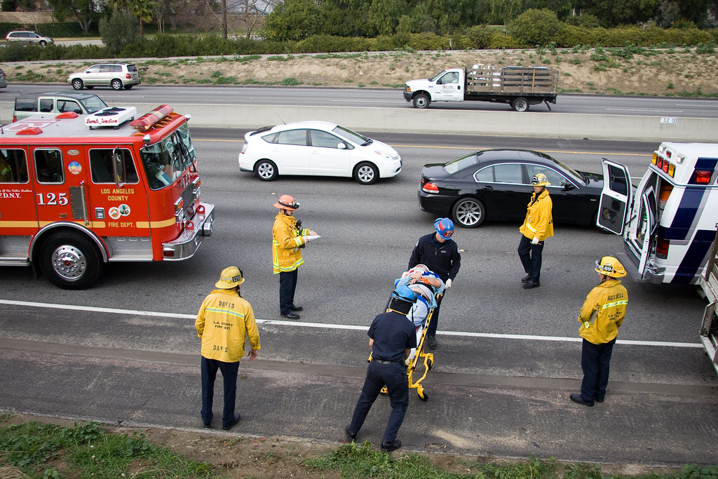 SB101 Lost Hills Traffic Collision with Minor injury, LA… Flickr