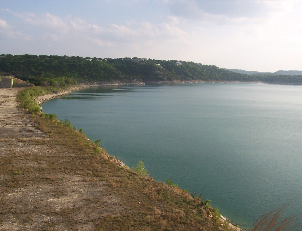 Edge of the Canyon Dam, holding back the Canyon Lake in Co… Flickr