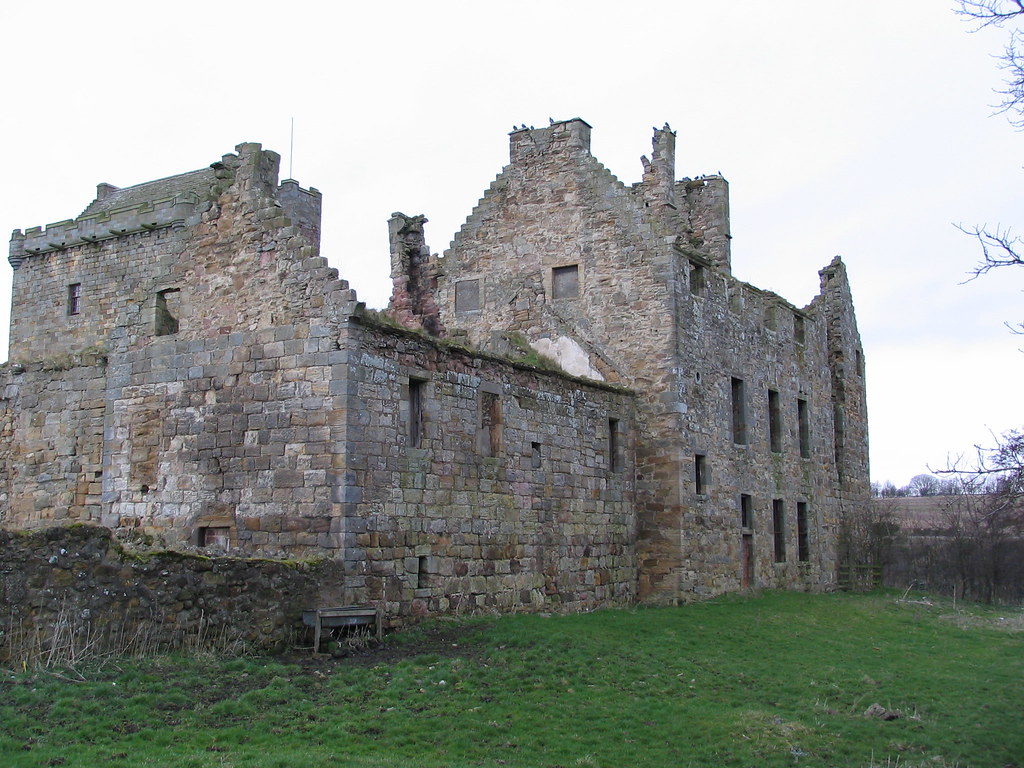 Balgonie Castle, Fife History The Tower, the oldest still … Flickr