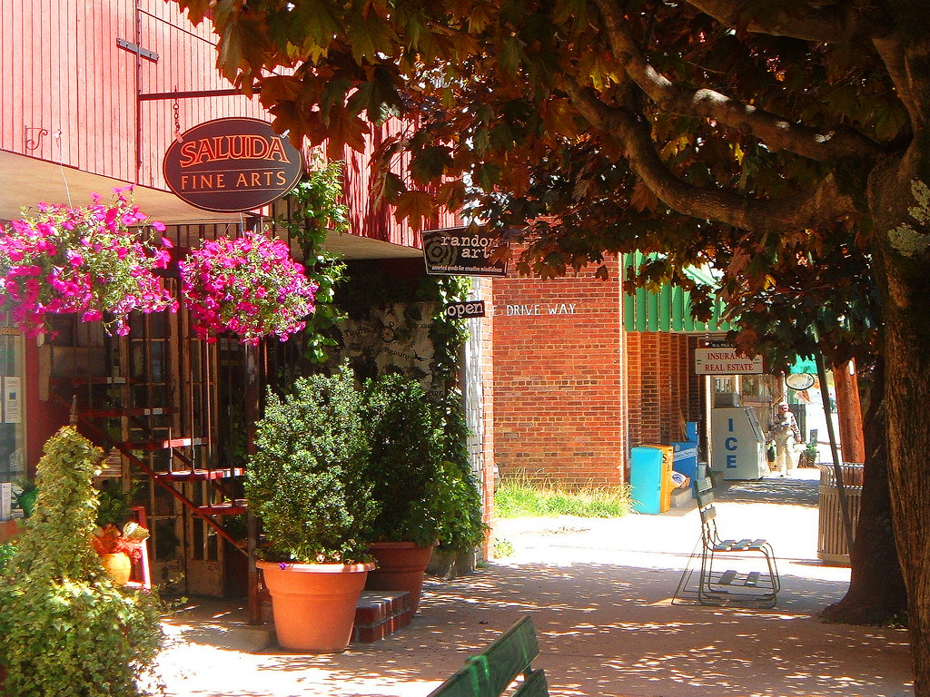 Shops along the main street in downtown Saluda, North Caro… Flickr