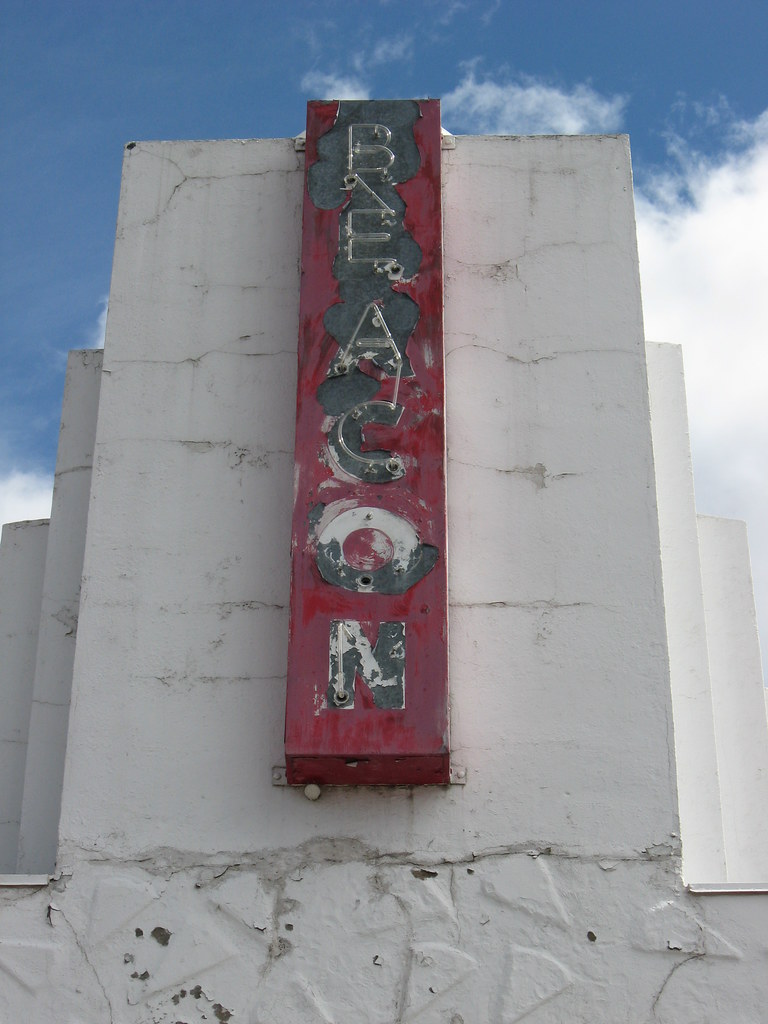 Beacon Gas Station Klamath Falls,OR East Main Brake and Au… Flickr