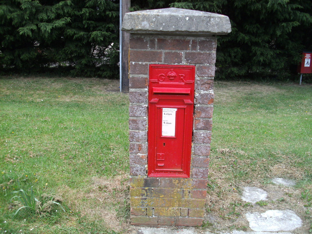 Post Box, Thorney Park, Wroughton, Nr. Swindon, SN4 244 Flickr