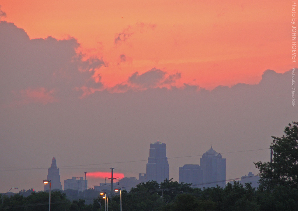 Sunset in Kansas City, 17 June 2009 A view of the Kansas C… Flickr