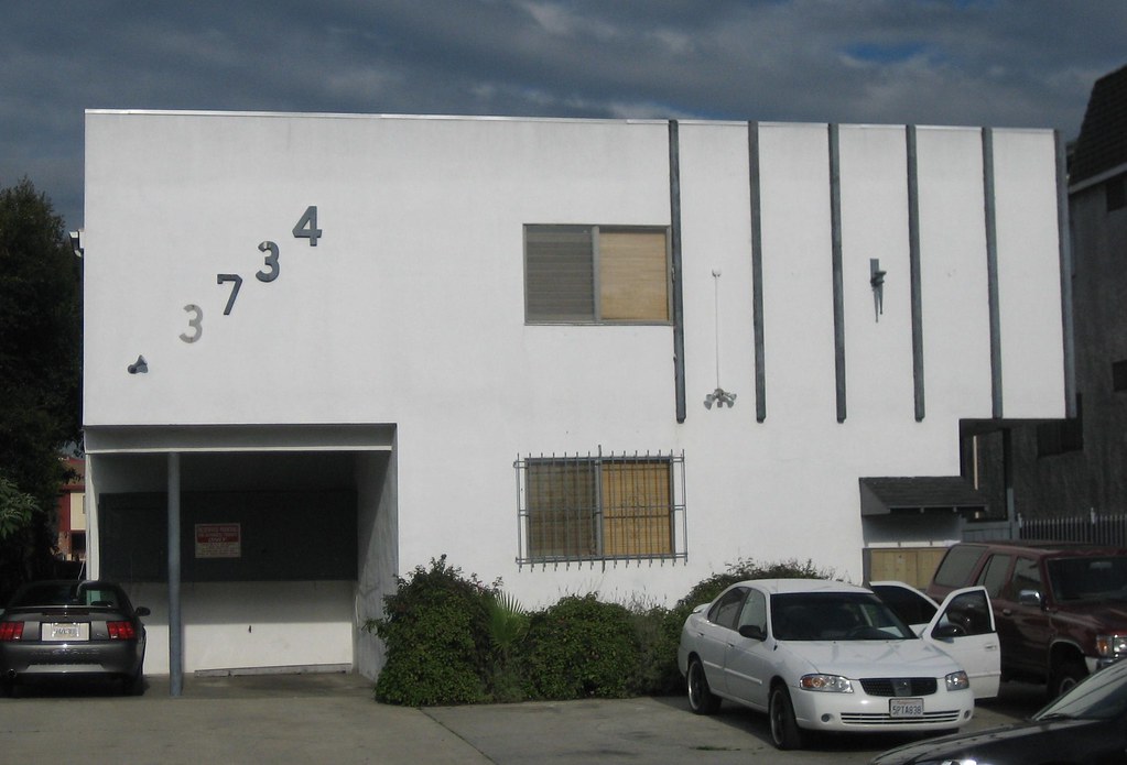 Dingbat Apartments in Palms A 1950s "dingbat" apartment bu… Flickr