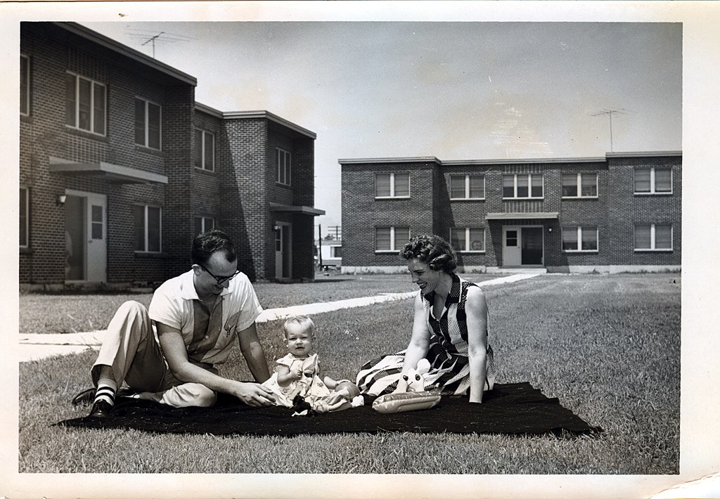 P0531 at the married student apartments Brackett Library, Harding