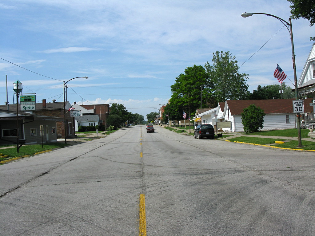 IMG_7775 Main Street in Avon, Illinois. Looking North Flickr