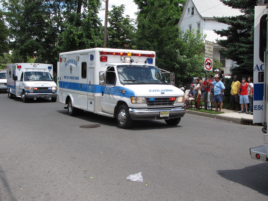 Moonachie, NJ EMS Ford Econoline Ambulance OaklandFD213 (EMS) Flickr