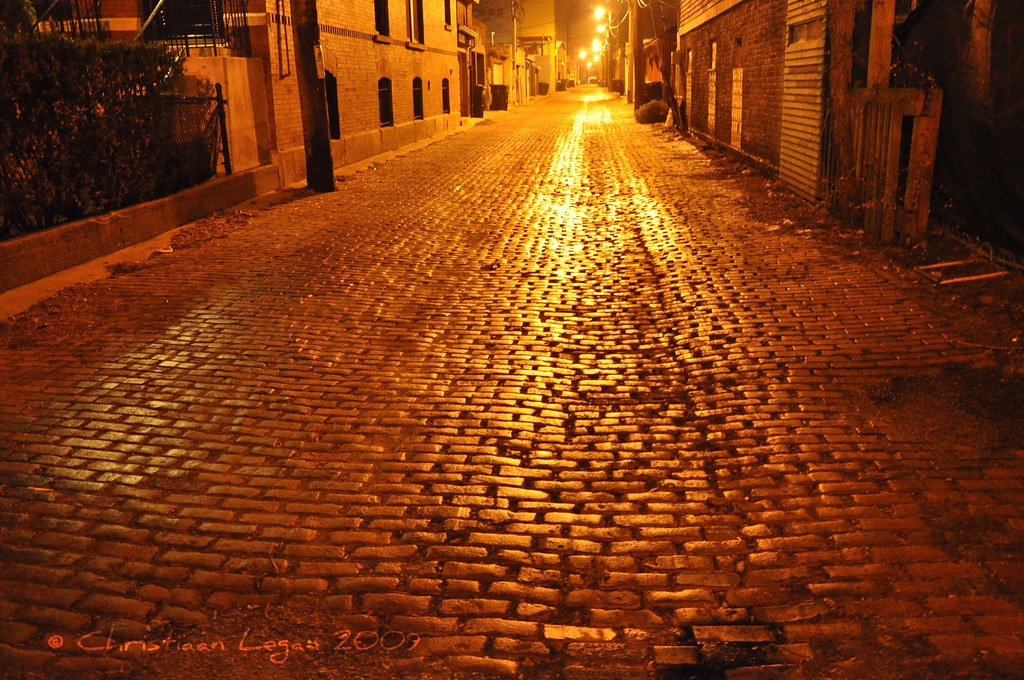 cobblestone alley, Chicago I never thought an alley could … Flickr
