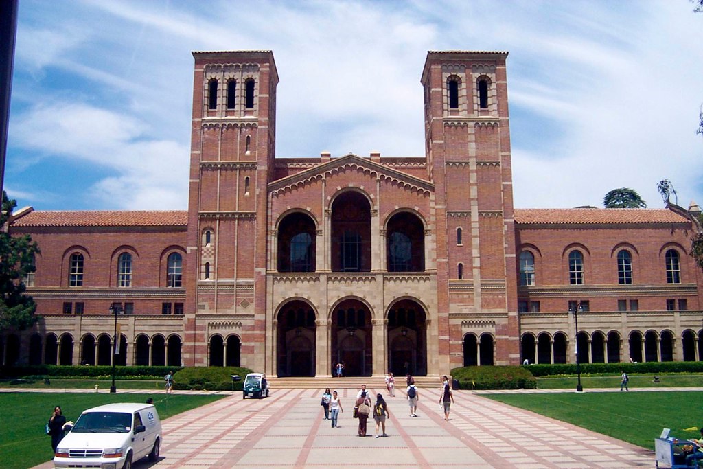 UCLA Campus Tour Royce Hall is a building on the campus of… Flickr