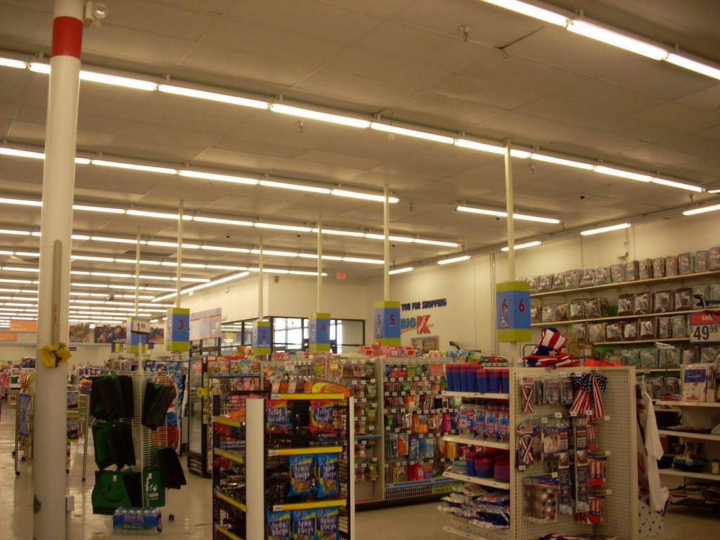 Big Kmart interior Big Kmart 3122 (95,810 square feet) 40… Flickr