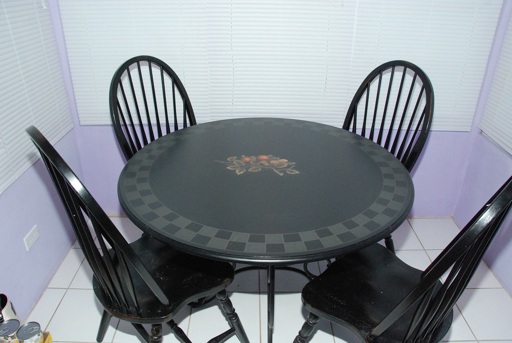 KitchenTable 41.5"W black lacquered kitchen table with 4 s… Flickr