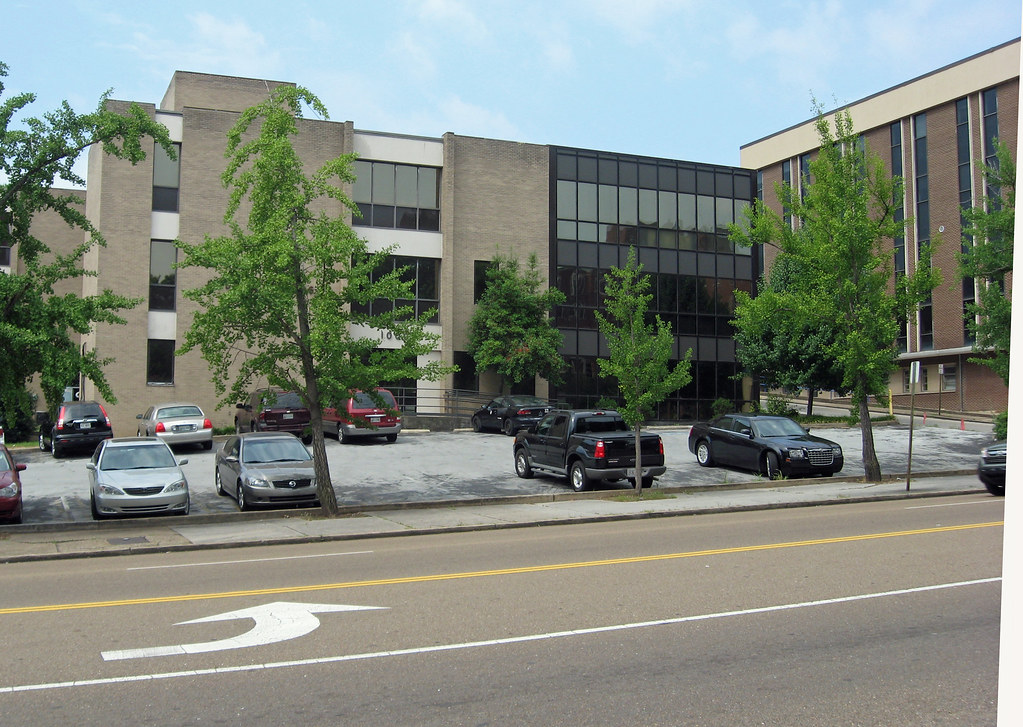 Erlanger, Medical Towers Building Lawrence G. Miller Flickr