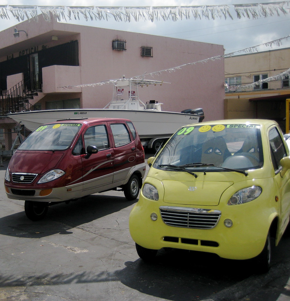 Calle Ocho Car Dealership, Little Havana ChrisGoldNY Flickr
