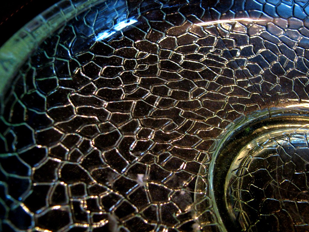 Cracked A close look at my new cracked glass bowl for my l… Flickr