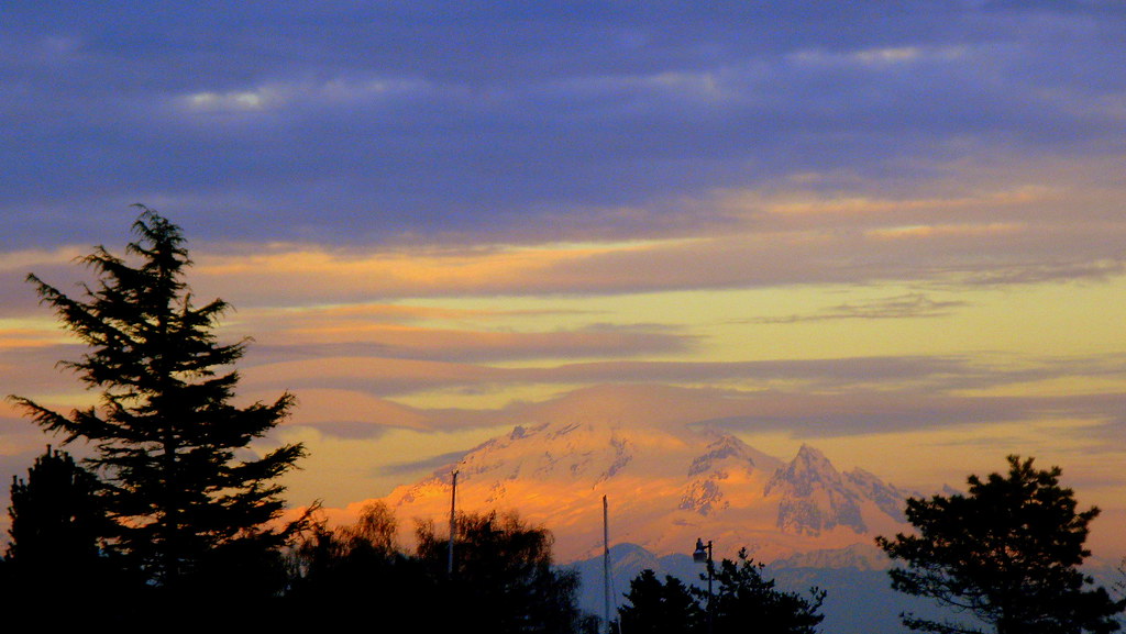 BIRCH BAY VILLAGE AND MOUNT BAKER Mt. Baker as seen from f… Flickr