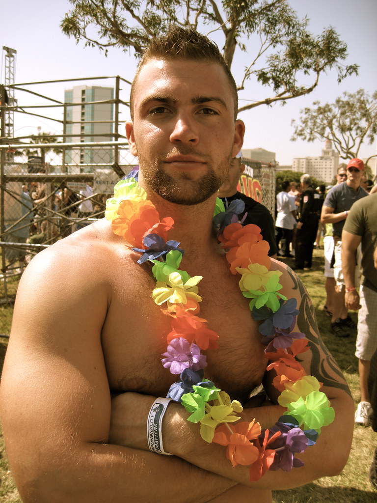 Trent Davis Models and staff of Randy Blue walked and wave… Flickr