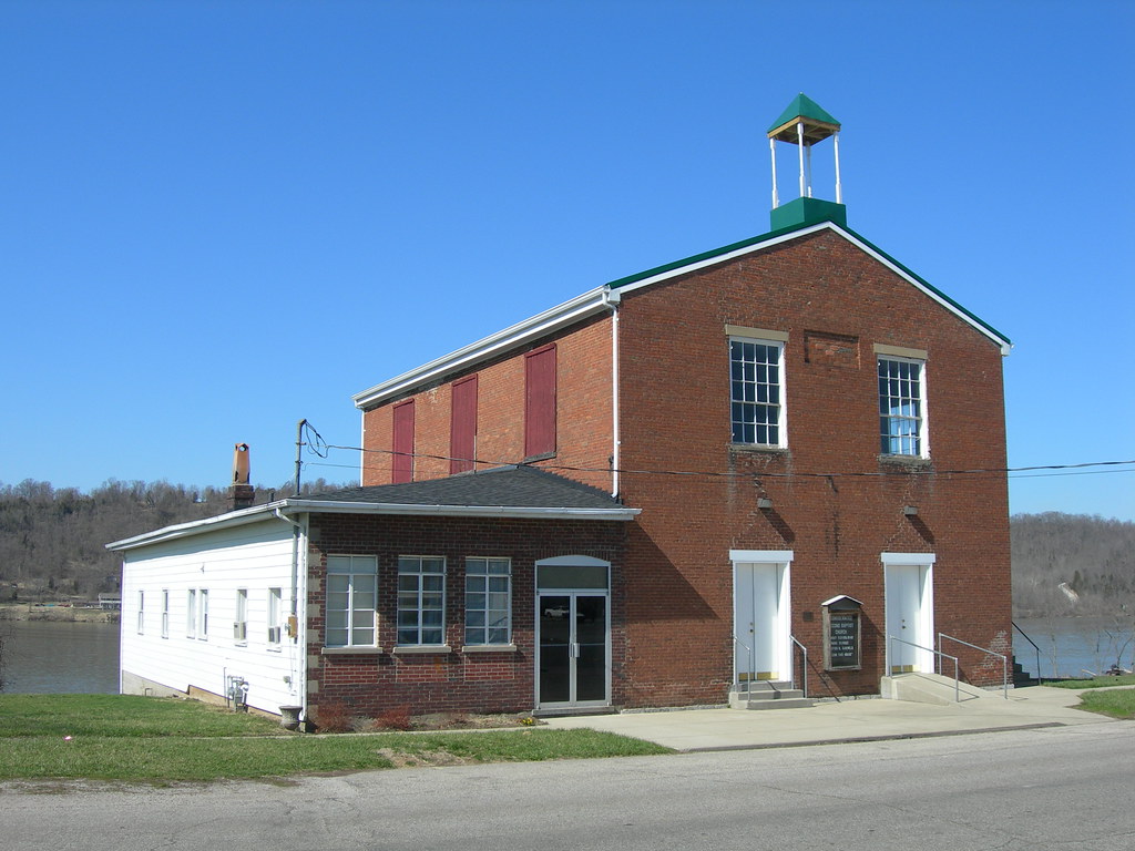 Warsaw Church Warsaw, Kentucky Constructed on the banks of… Flickr