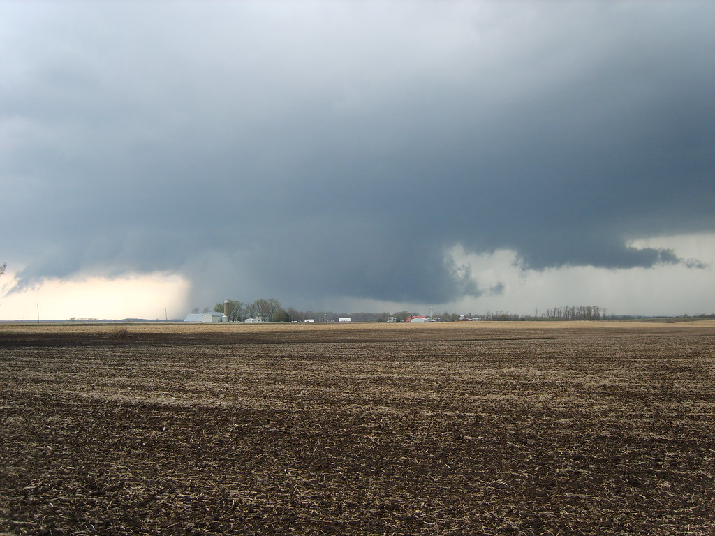 A tornado approaches (Daniel Maier) Cedar