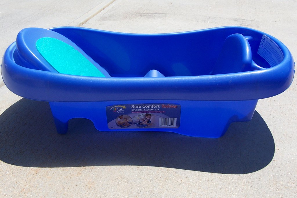 Baby Bath Tub Blue baby bath tub in like new condition. Ra… Flickr