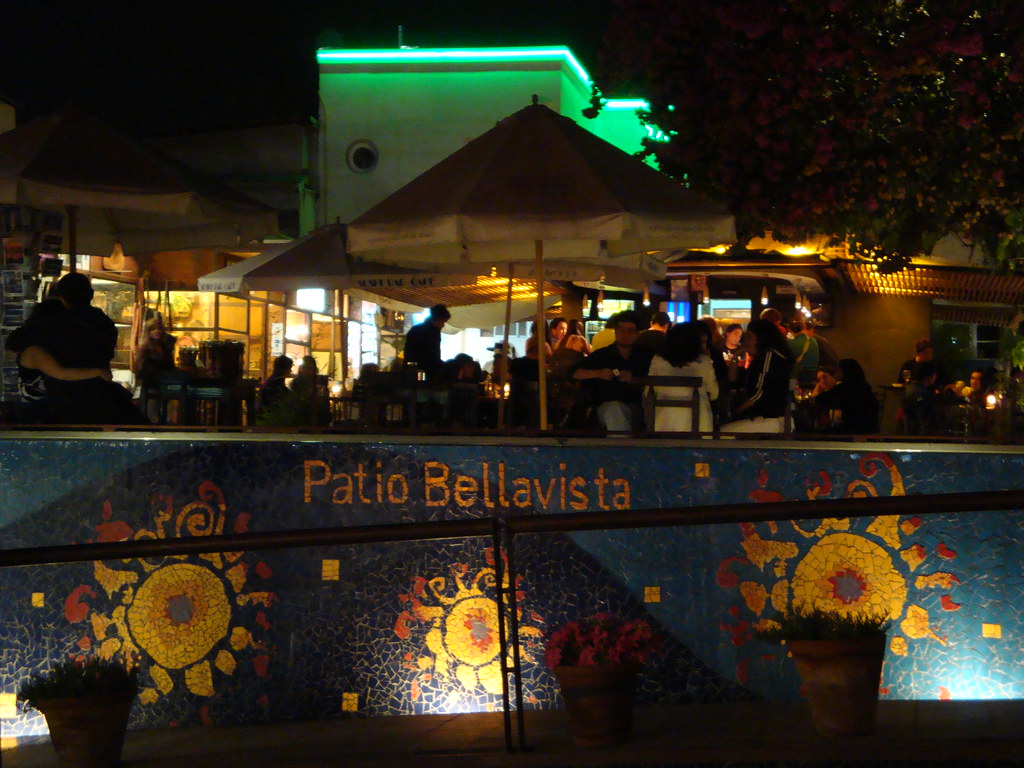 Patio Bellavista Barrio Bellavista, Santiago de Chile Yanyna