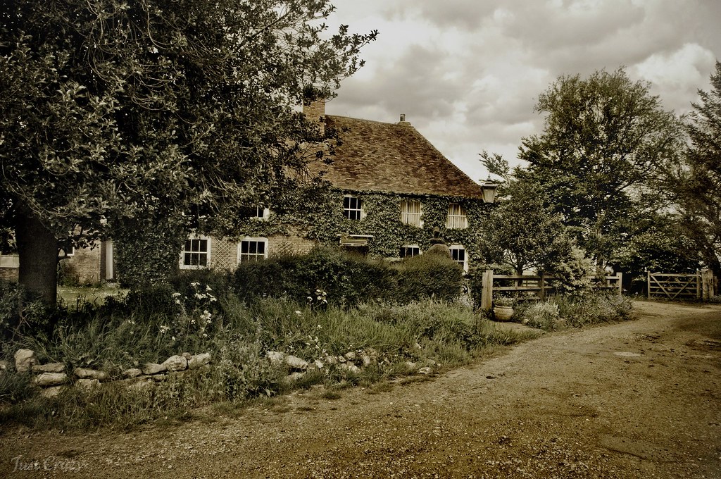 Old Romney retreat. Farmhouse in Old Romney,Kent. Peter & Jackie