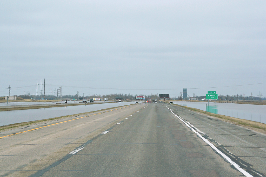 Flood of 2009 21 A wet area of Interstate 29 near Harwood,… Flickr