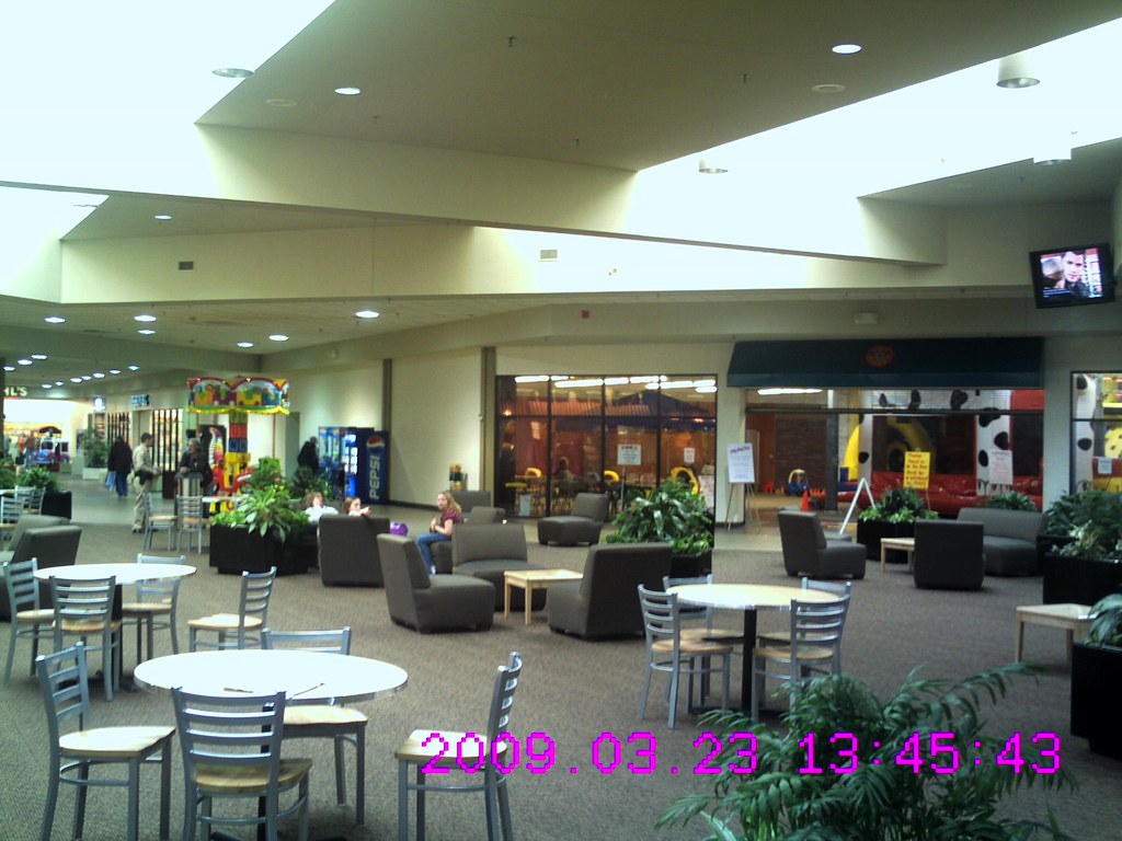 East Town Mall, Green Bay, WI Center Court SyntekExifIma… Justin