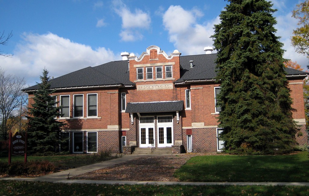 Bridge Street Apartments Originally a school, this apartme… Flickr