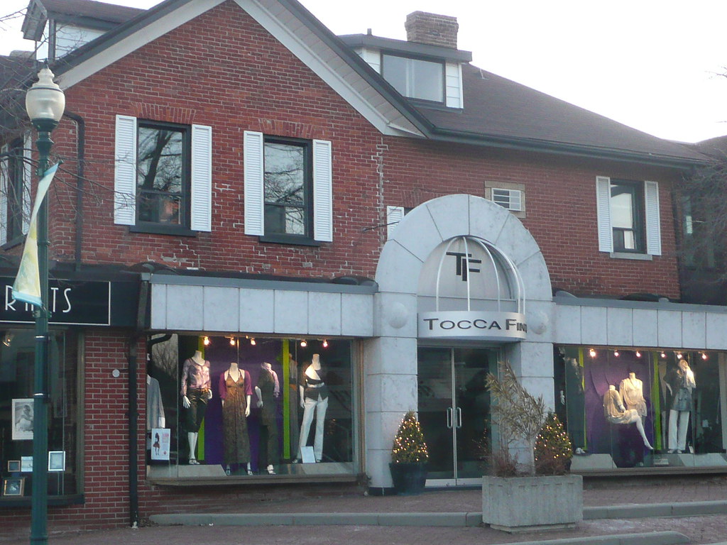 Downtown Oakville, Oakville shops, Jenny Kotulak photo Flickr