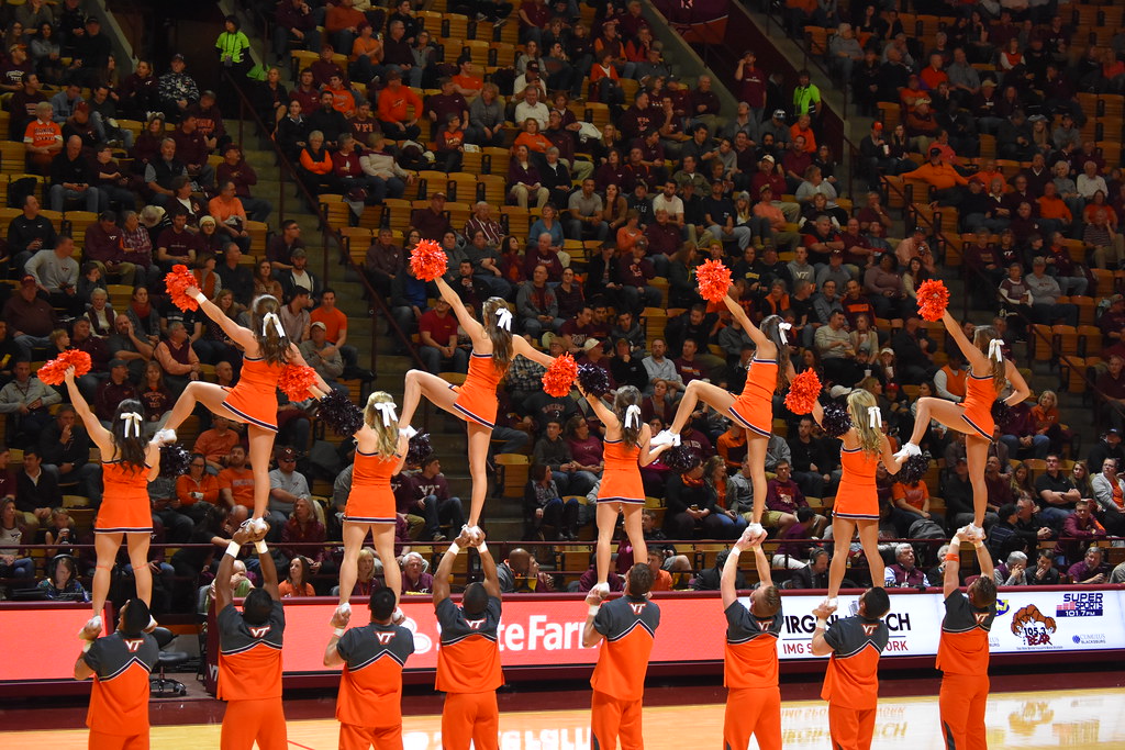 VT CHEERLEADERS The Virginia Tech Cheerleaders entertain d… Flickr