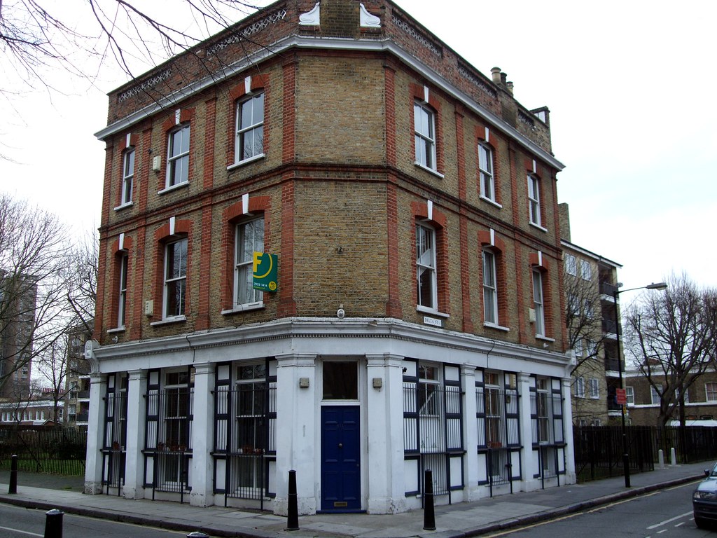 Monty's, Bethnal Green, E2 A former pub on a street noone… Flickr