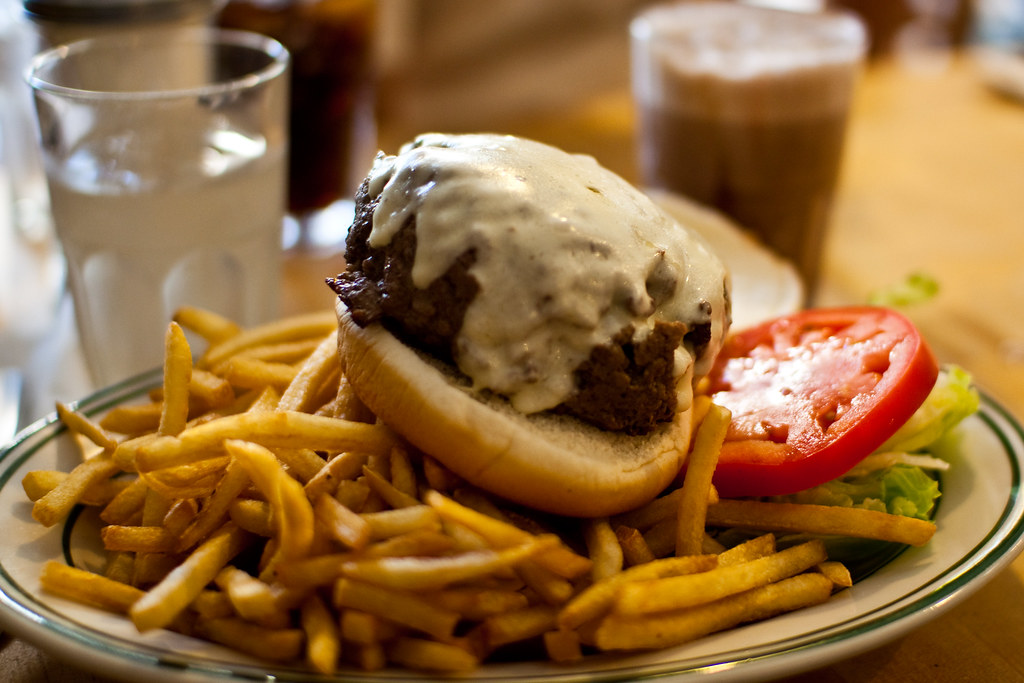 Jackson Hole Burger, NYC These burgers are 7oz of goodness… Flickr