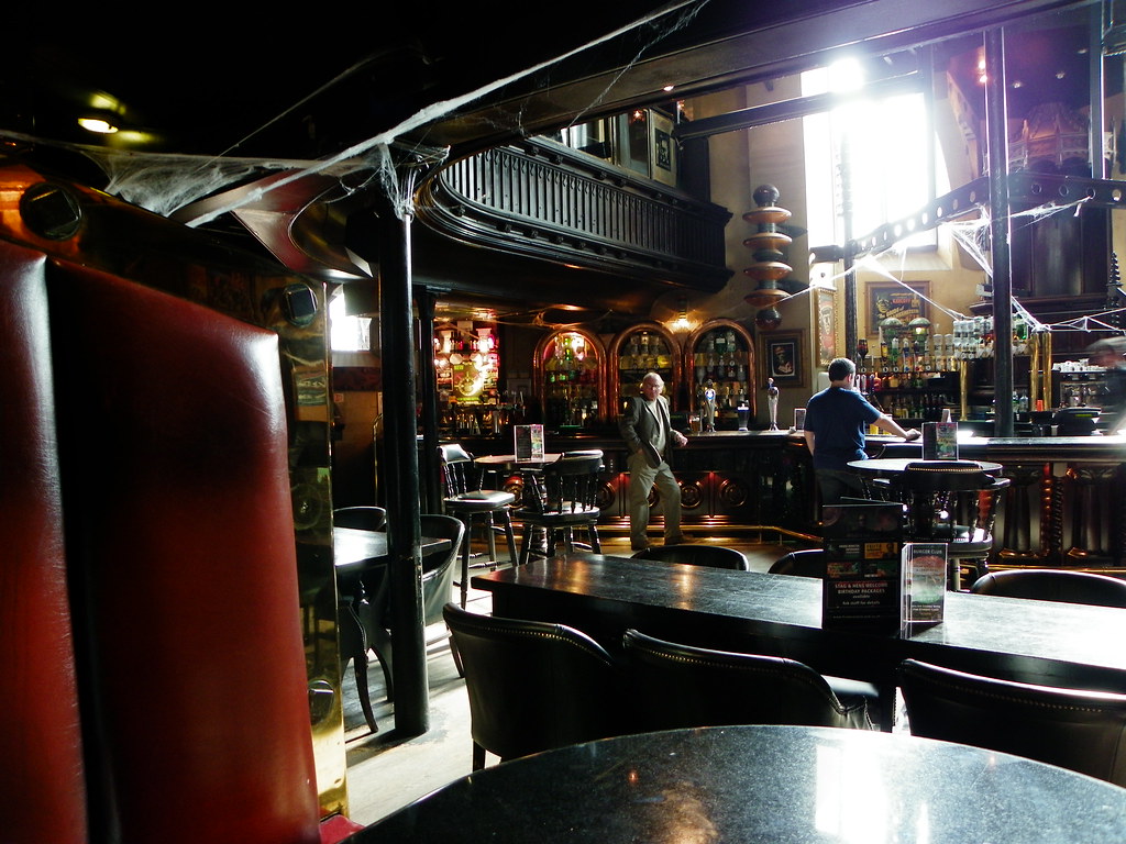 Scotland_Edinburgh_Frankenstein Bar (6) Alex Gallego Flickr